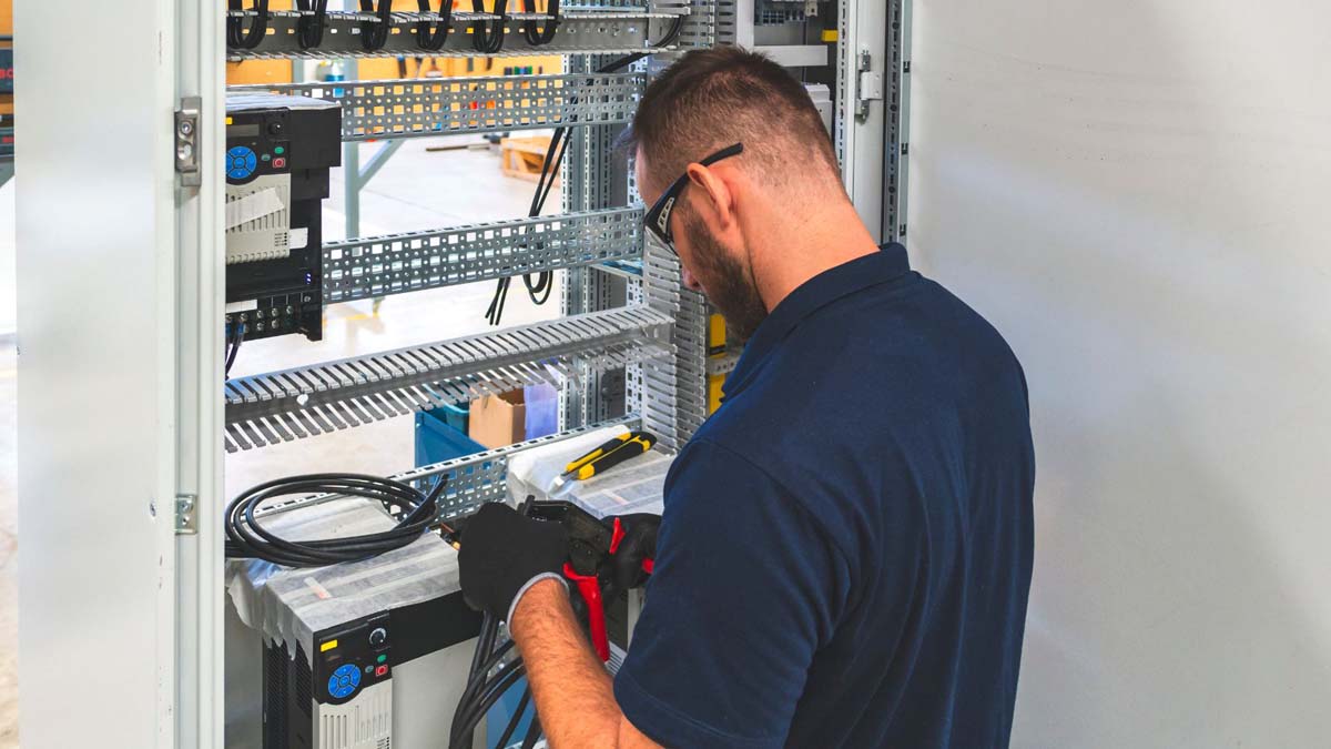 Elektrik İşləri - SGT Services MMC